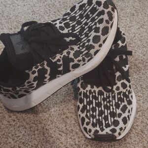 Adidas size 8 women's